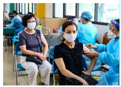Việt Nam logs 12,420 new COVID-19 infections on Thursday, 272 more deaths