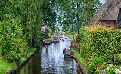 There’s a village in Netherlands with no streets, only canals